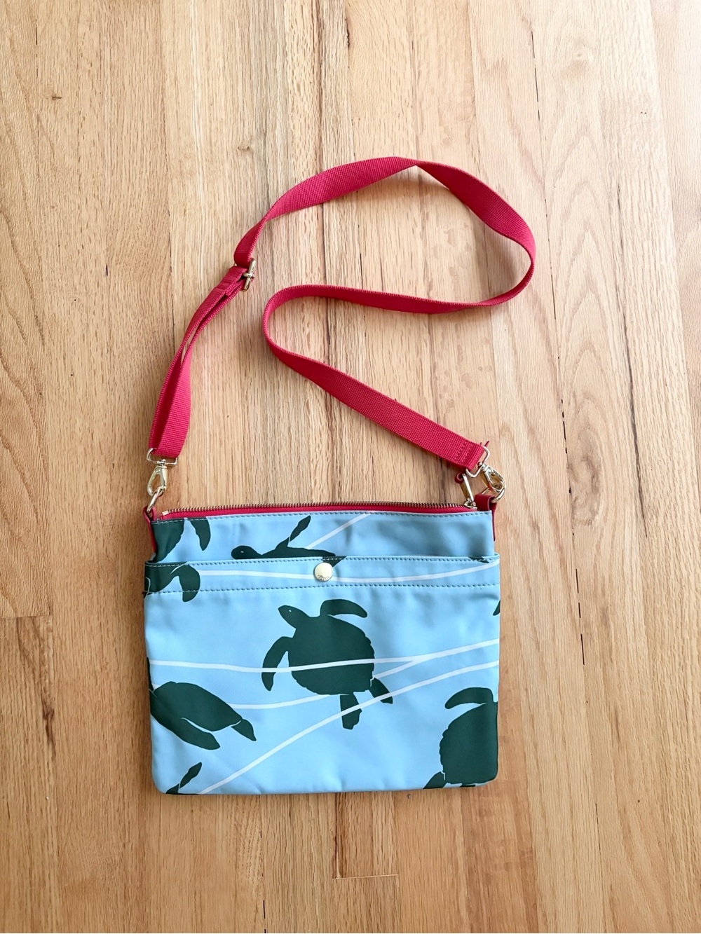 Fossil sea turtle blue crossbody purse 12” x 10”